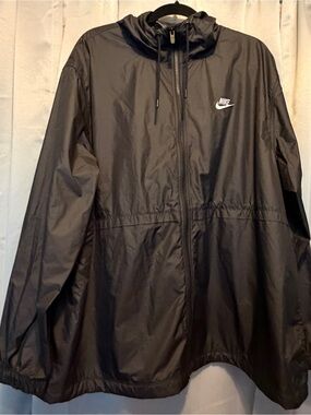 Nike Women’s Black Lightweight Hooded Windbreaker Jacket - NWOT